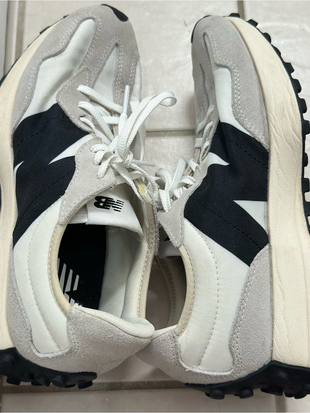 New Balance Women’s 327 Shoes